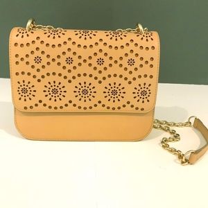 Chelsea28 Cross Body Purse